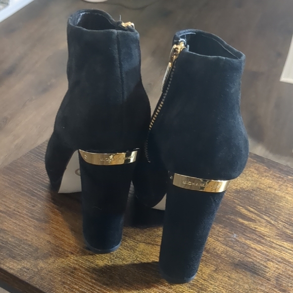 Michael Kors Black Ankle Boots with Gold Zipper - Picture 6 of 17